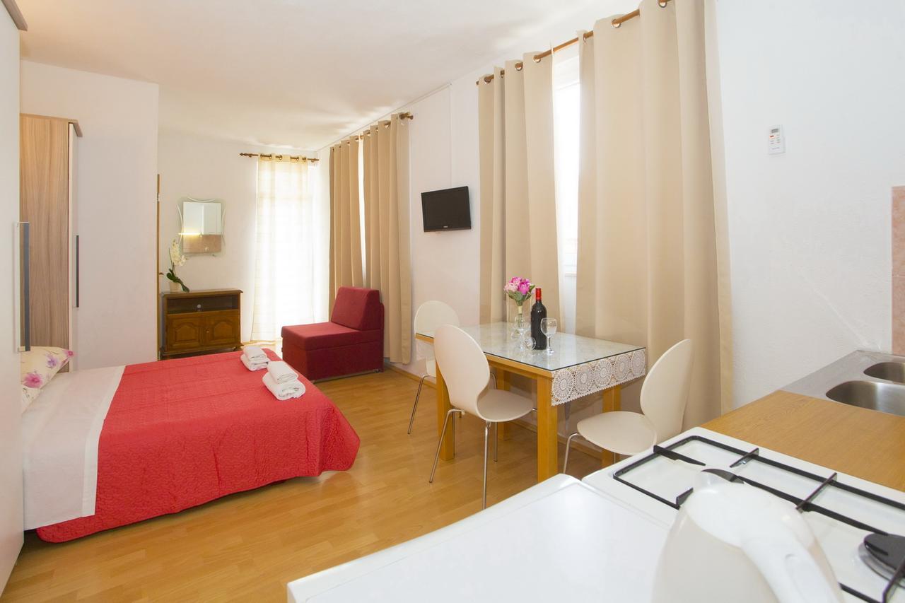 Apartments Blazevic Makarska Exteriör bild